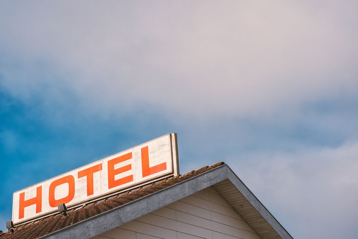 cartelhotel.jpg